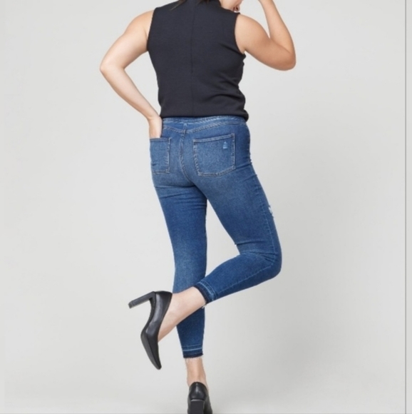 NWT SPANX Distressed Ankle Skinny Jeans $128 - Picture 4 of 15
